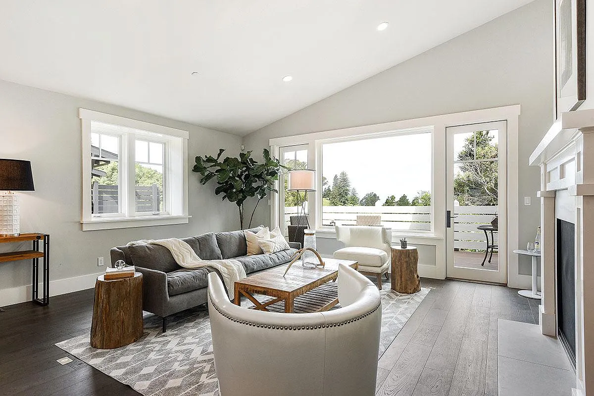 22 Emery Ln — Photo 3