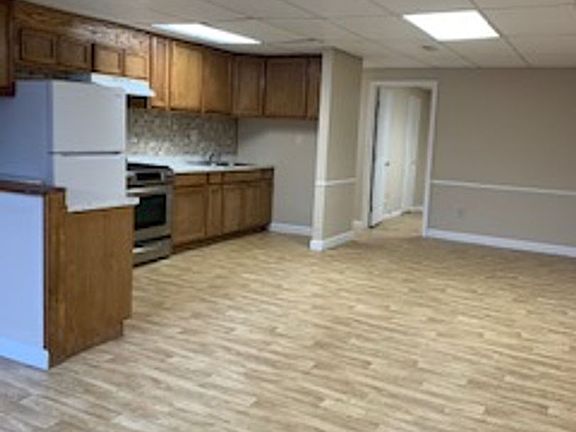 2nd image of 223 Greene St #2