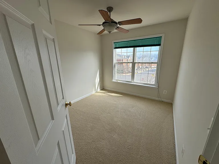 5266 Jule Star Dr — Photo 8