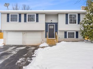 5006 Dahlia Cir, Liverpool, NY 13088