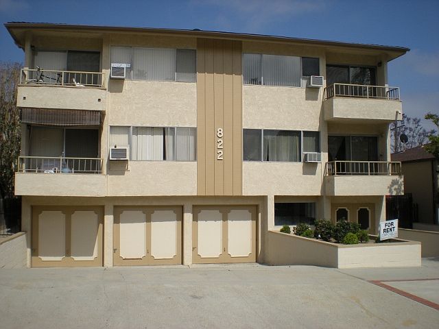 1st image of 822 S Leland St APT 9