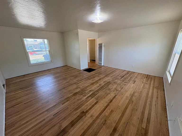 1216 N Conyer St — Photo 16