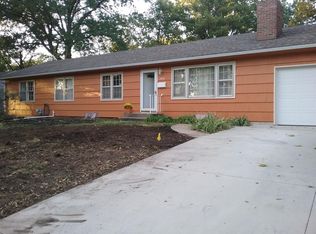 1916 Stratford Rd, Lawrence, KS 66044