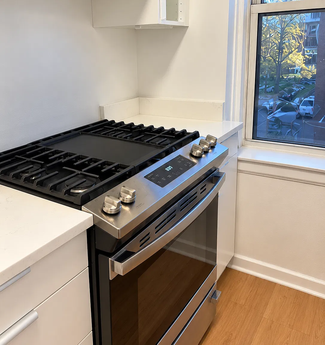 1 bed, 650 sqft, $2,200 — Photo 3