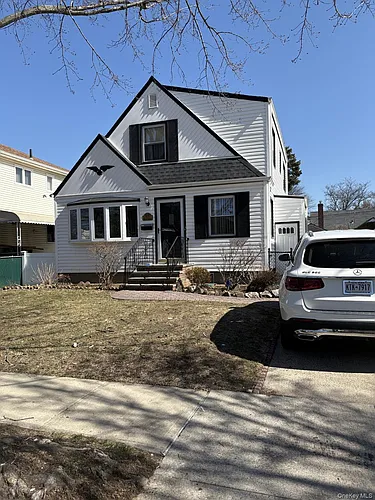 8111 261st St Photo 1