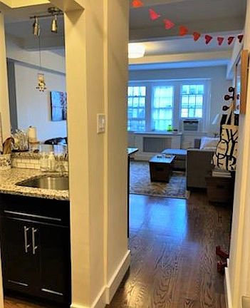 4th image of 37 W 72nd St APT 15B