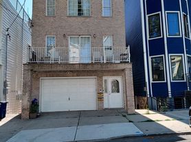 128 Randolph Ave
