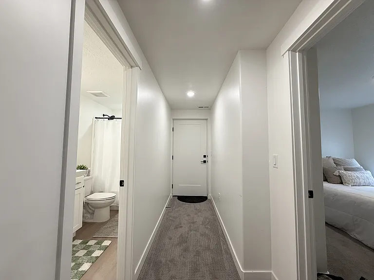 1802 W Drake Ln — Photo 23
