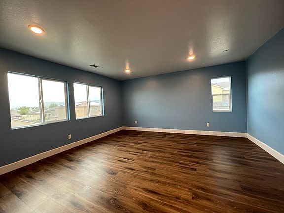 5th image of 5678 Tangerine Ave