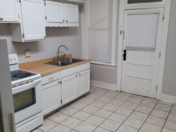 4th image of 200 Steward Ave #212-C-B1
