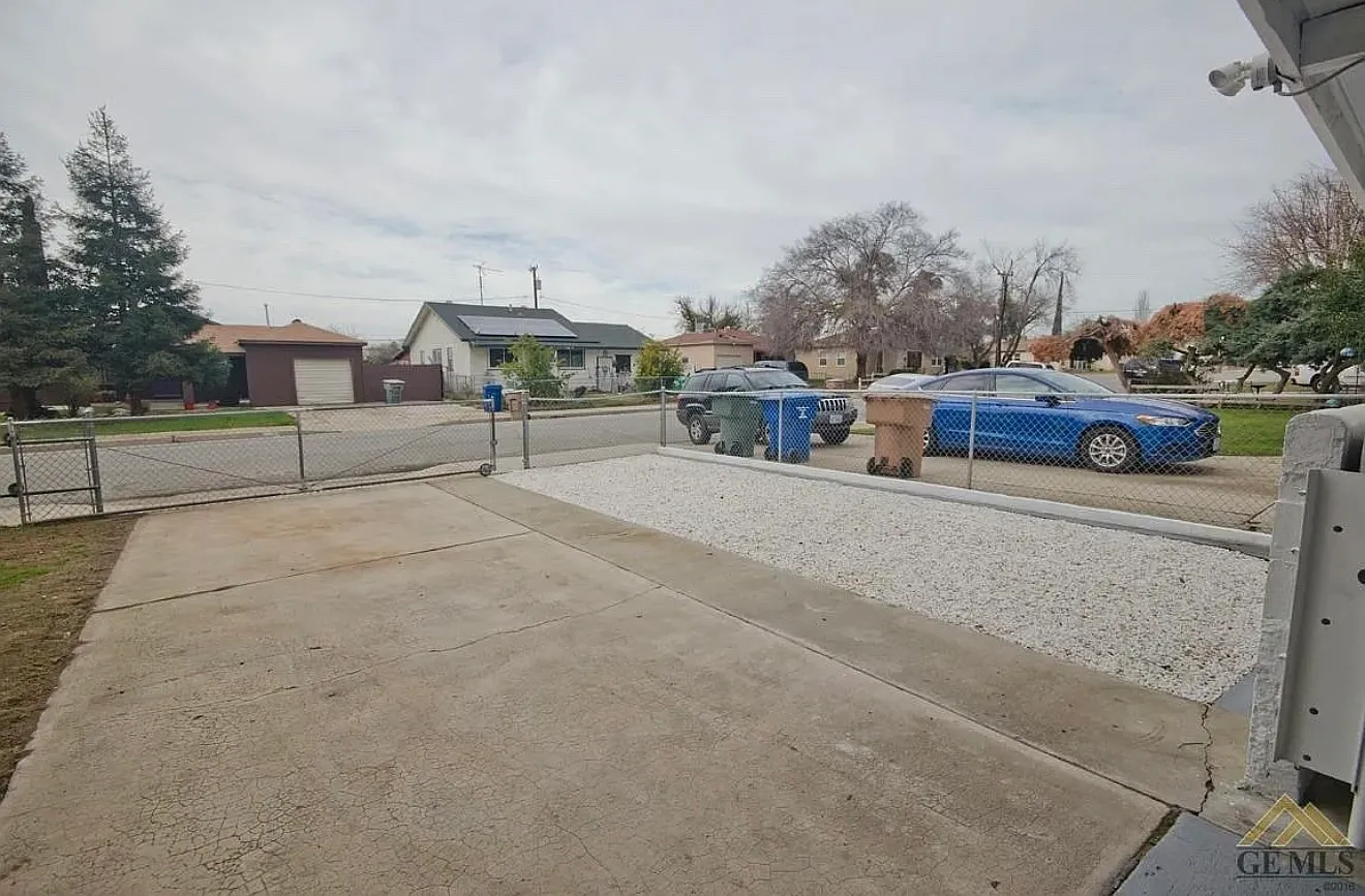 1800 Esther Dr — Photo 4