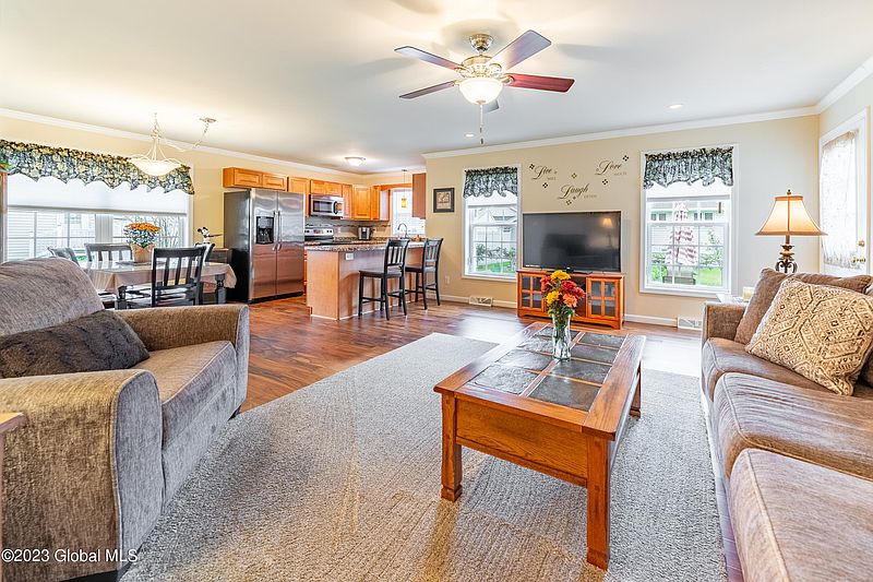 3rd image of 362 Mariaville Road