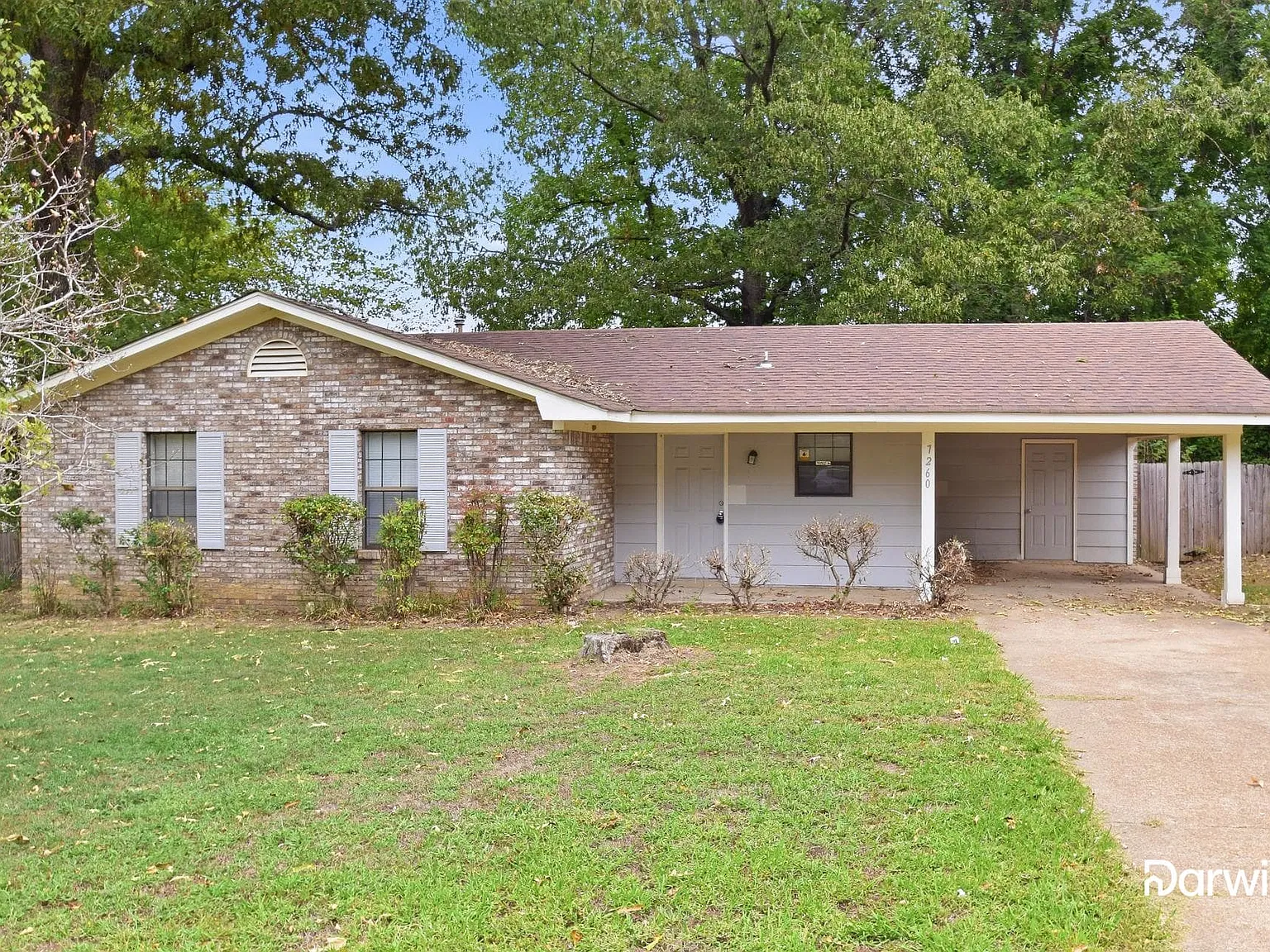 3 bed, 1.0 bath, 1080 sqft, $1,300 — Photo 1