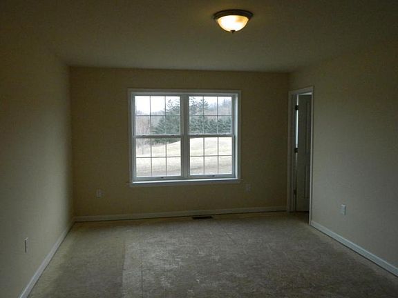 4th image of 8 Oldfield Ave #L-0025