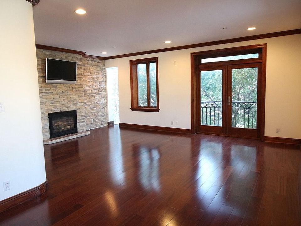1st image of 12-14 31st Ave #7D