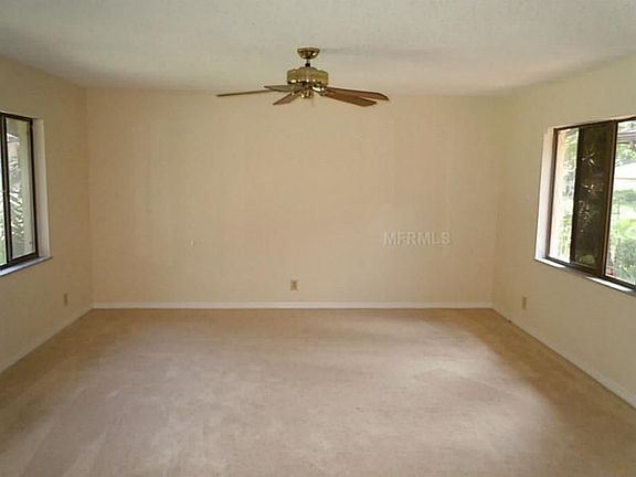 4th image of 1324 Stratton Ct E