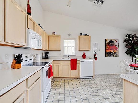 5th image of 949 Clear Creek Cir