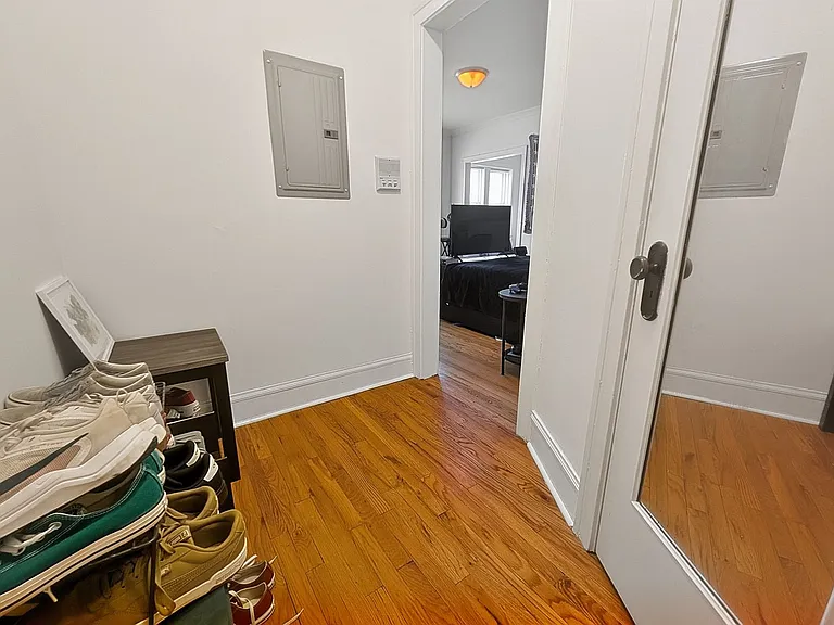 6439-41 N Newgard Ave — Photo 3