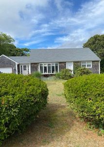 19 Lagoon Rd, Oak Bluffs, MA, 02557