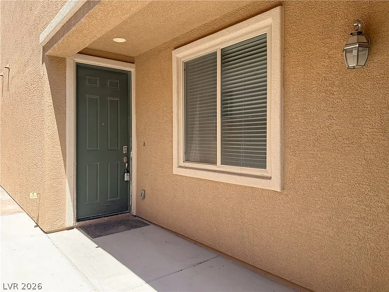 7296 Spring Flower Ave #B — Photo 9