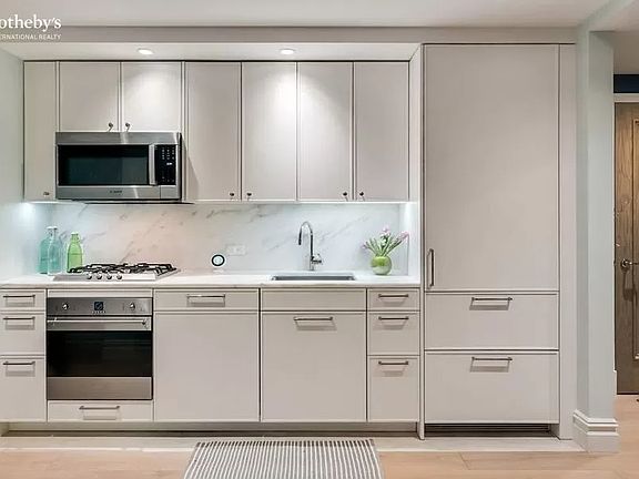 5th image of 245 W 14th St APT 4C