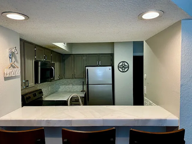 1 bed, 774 sqft, $1,350 — Photo 4