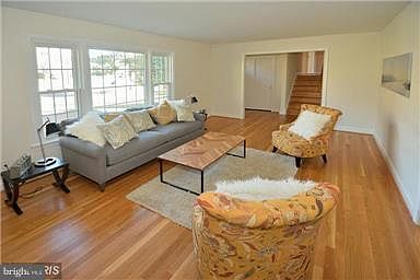 2nd image of 2219 Traies Ct