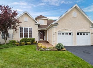 56 Turnberry Dr, Monroe Township, NJ 08831