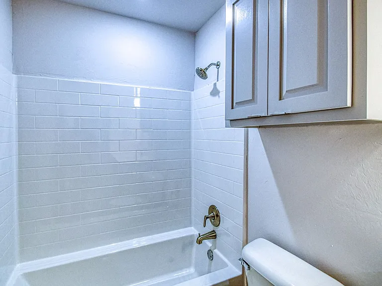 1006 Varenna Ln — Photo 26