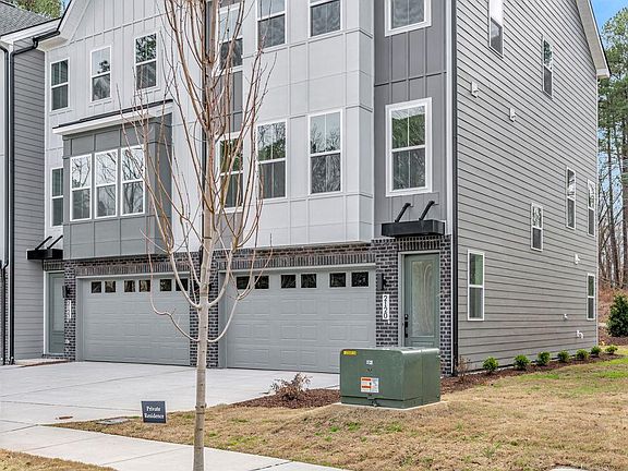 2nd image of 2120 Opulent Oaks Ln