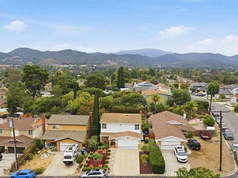 577 Houston Dr — Photo 25
