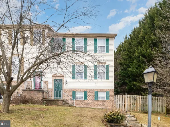 201 Breezewood Dr, Hanover, PA 17331