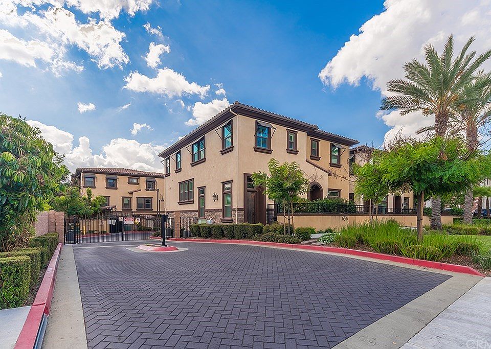 1st image of 656 W Huntington Dr #D-2