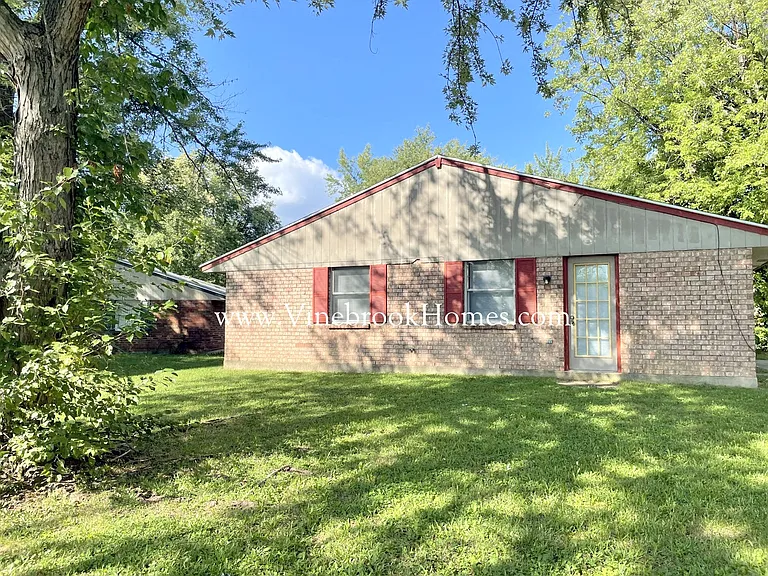 8109 Mount Charles Dr — Photo 12