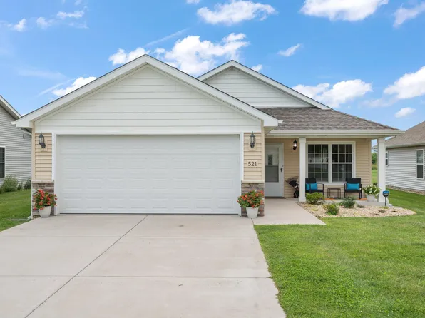 521 Blackstone Ct, Kouts, IN 46347