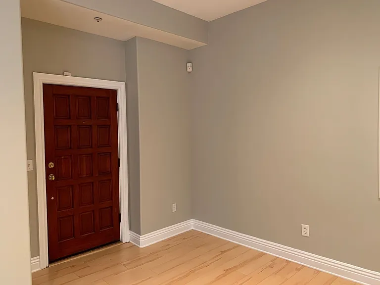 10652 Bloomfield St #1-4 — Photo 7