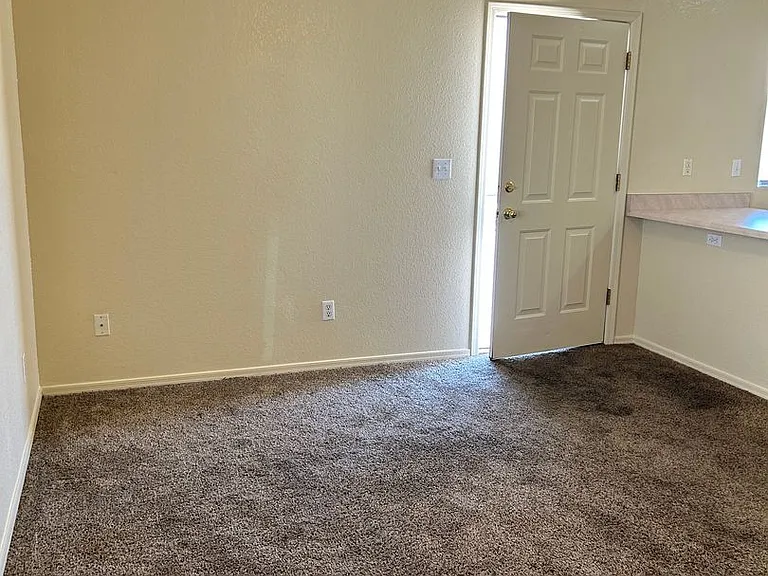 2139 Moyo Dr — Photo 2