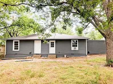 913 W Pecan St, Sherman, TX 75092 - 1 — Photo 2
