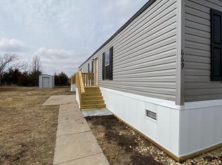 669 E Mills Dr, Towanda, KS 67144