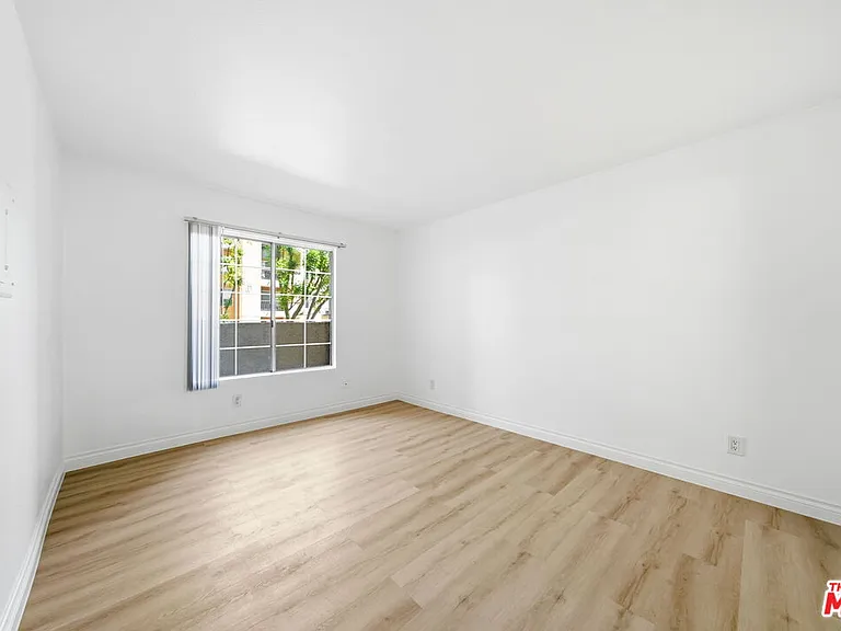 5530 Owensmouth Ave #133 — Photo 12