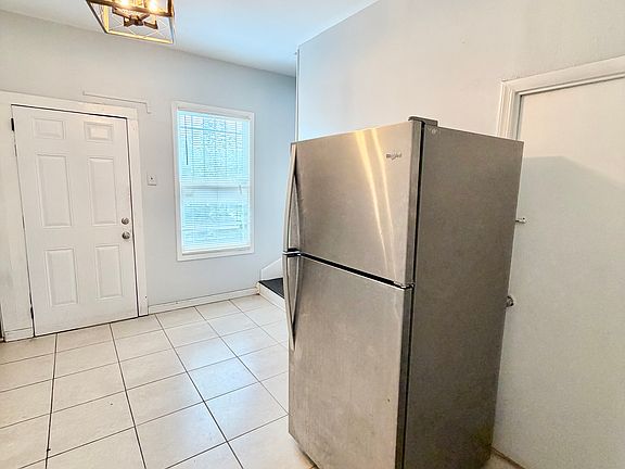 3rd image of 86 Wilson Pl #1A