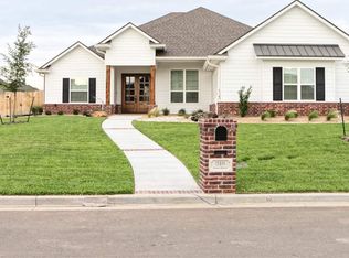 318 Stone Manor Dr, Mc Gregor, TX 76657