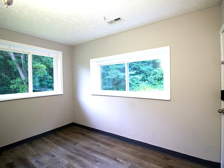 111 Bennett Ln — Photo 8