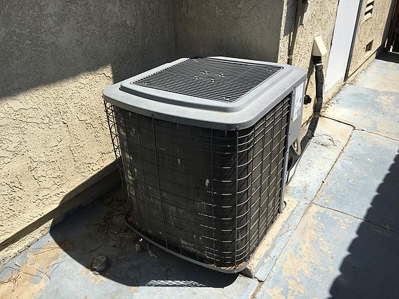 5th image of 2738 Annapolis Cir