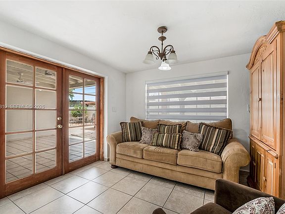 5th image of 10240 SW 35th St