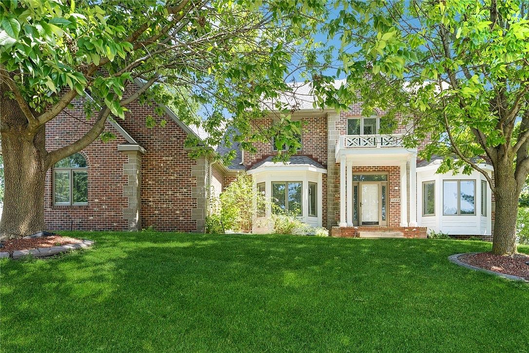 1066 Burr Oaks Dr, West Des Moines, IA 50266 Zillow