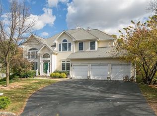 11 Roe Ln, Basking Ridge, NJ 07920