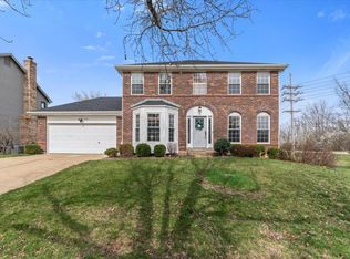 855 Stone Canyon Dr, Ballwin, MO 63021