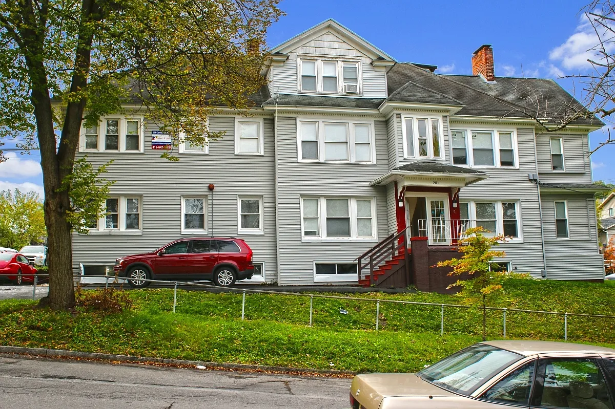 201 Comstock — Photo 1