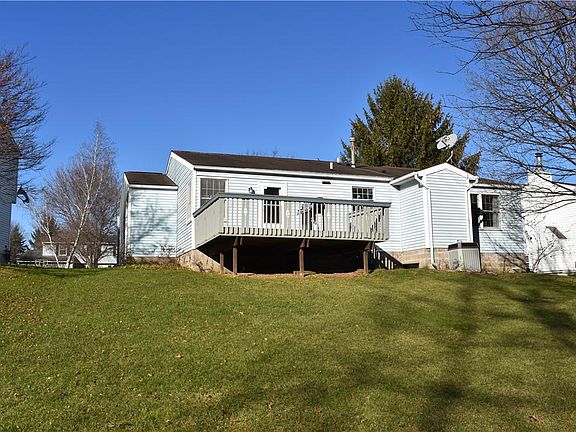 3rd image of 3269 Evergreen Cir